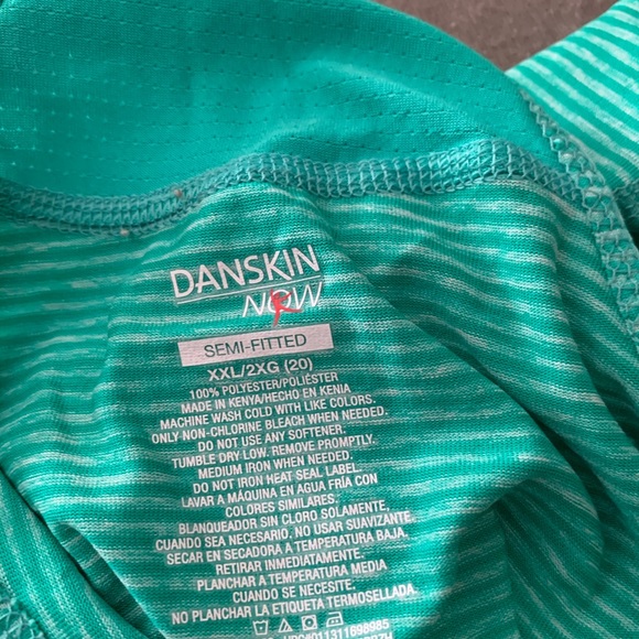 Razor back shirt it’s like new. - Picture 3 of 3